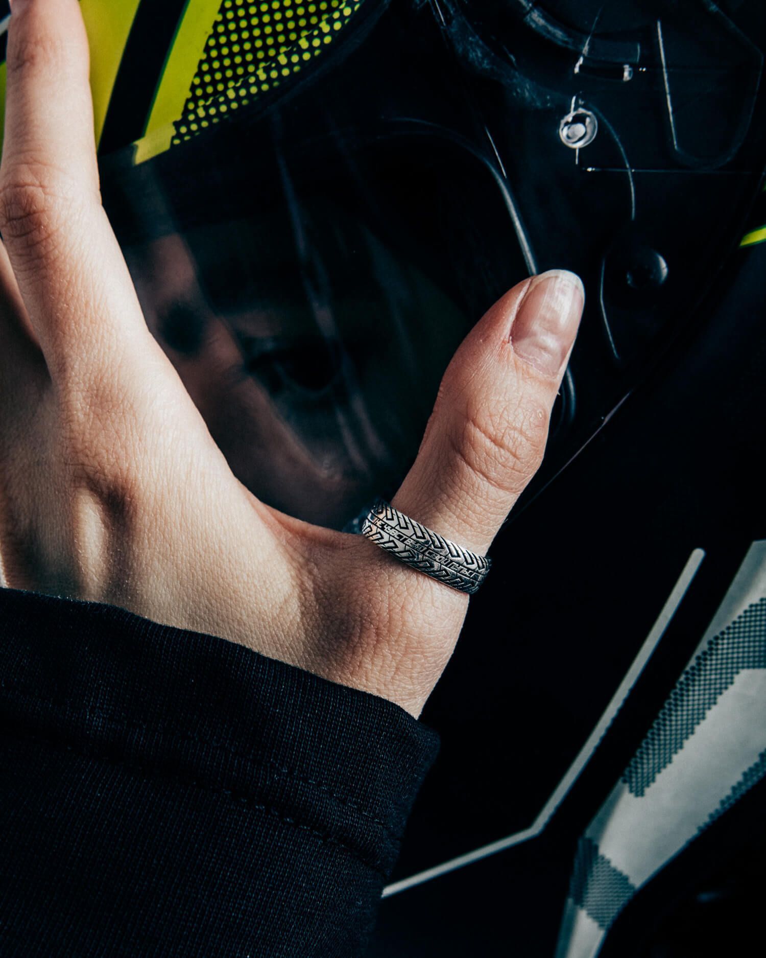 Кольцо "Не чувствую свой пульс"