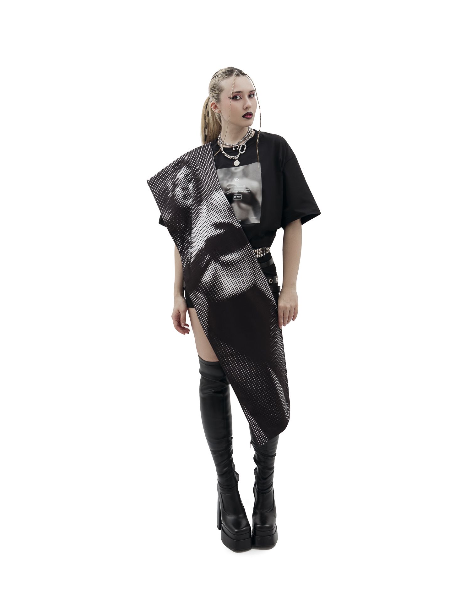 Шарф "Sensitive content"