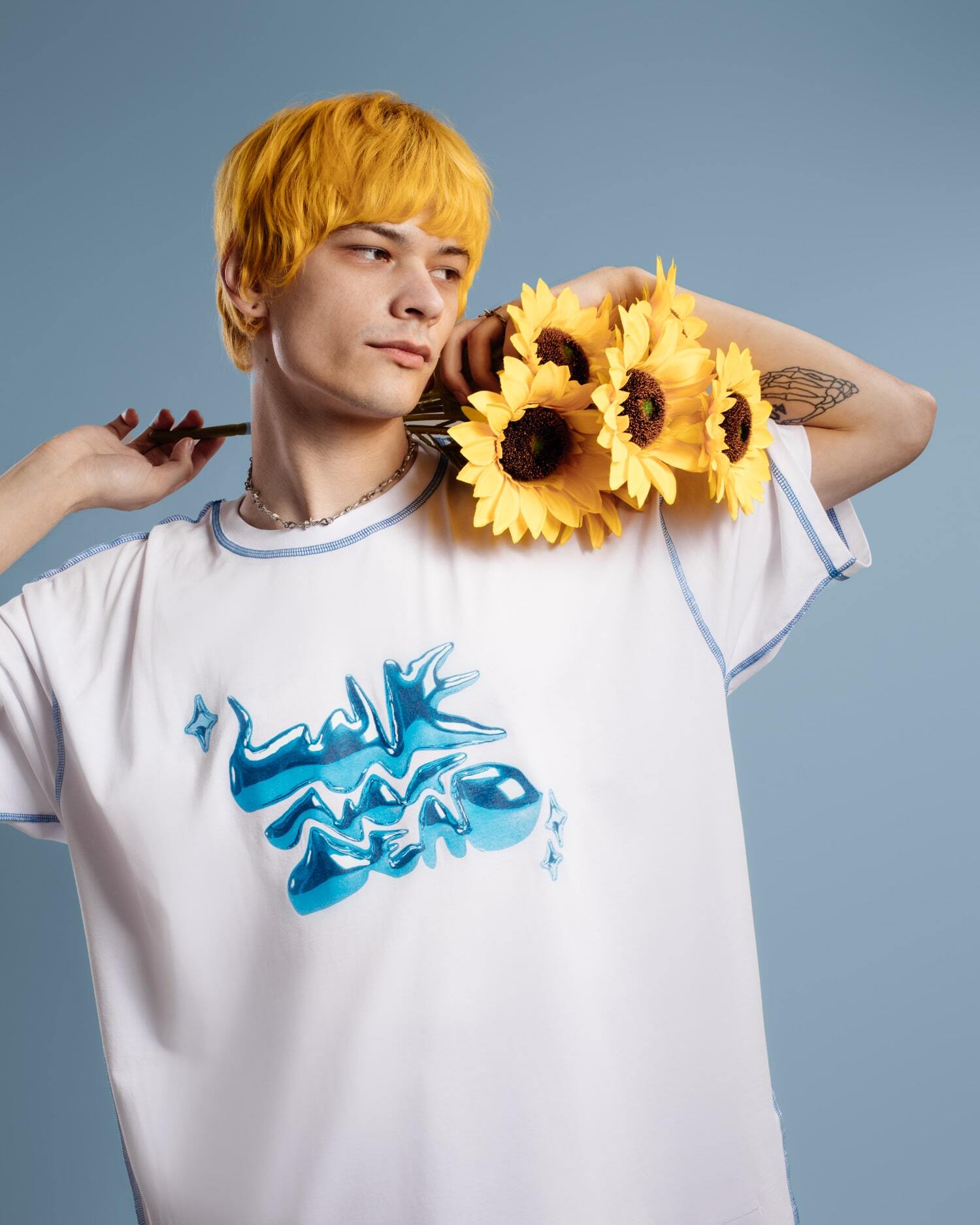 Футболка "Love Not Dead" white