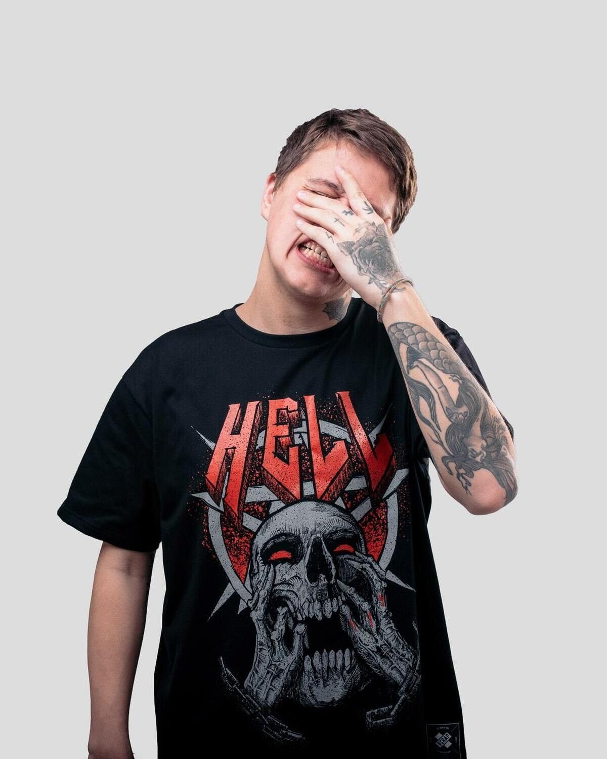 Футболка HELL