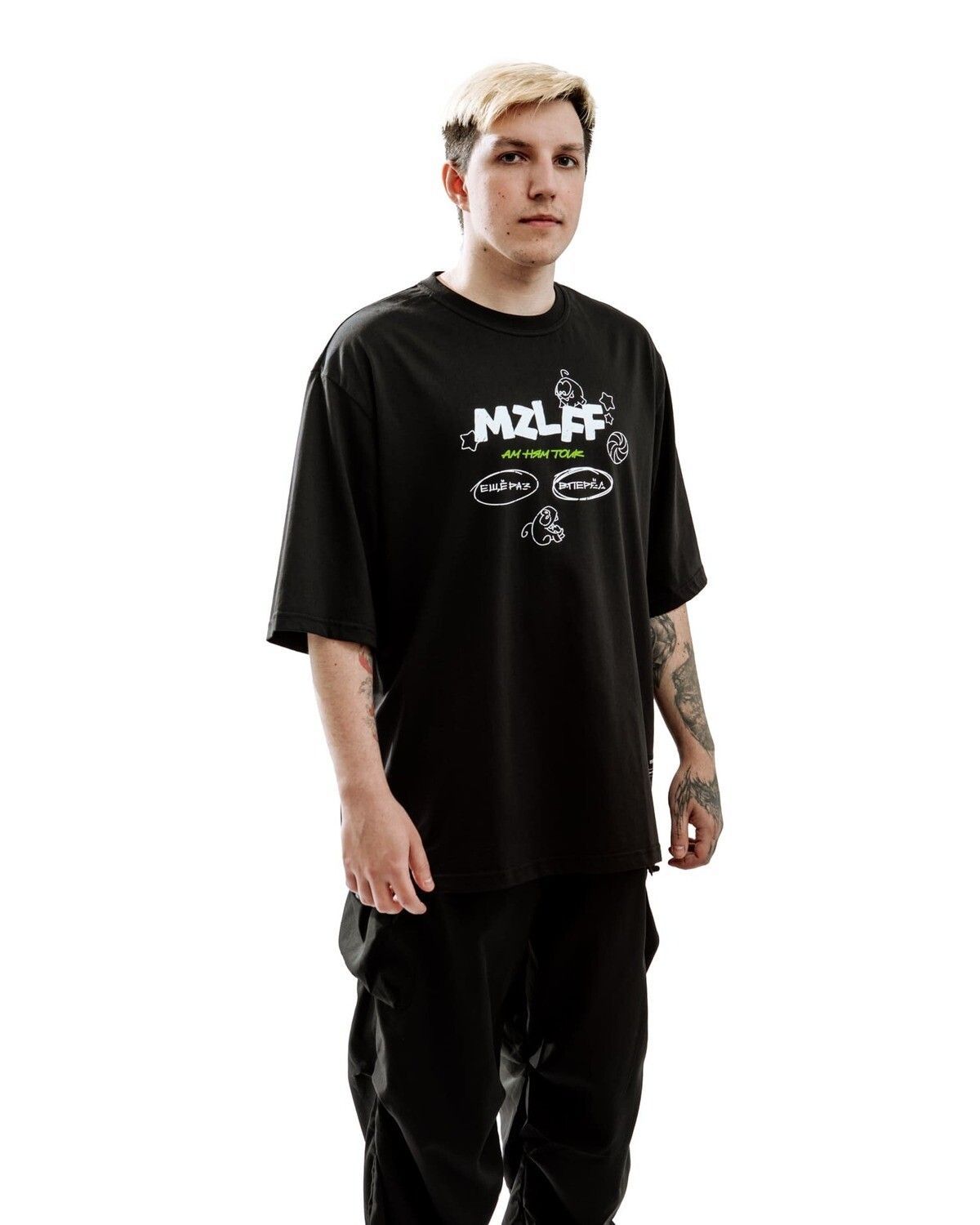 Футболка "Ам Ням Tour" black