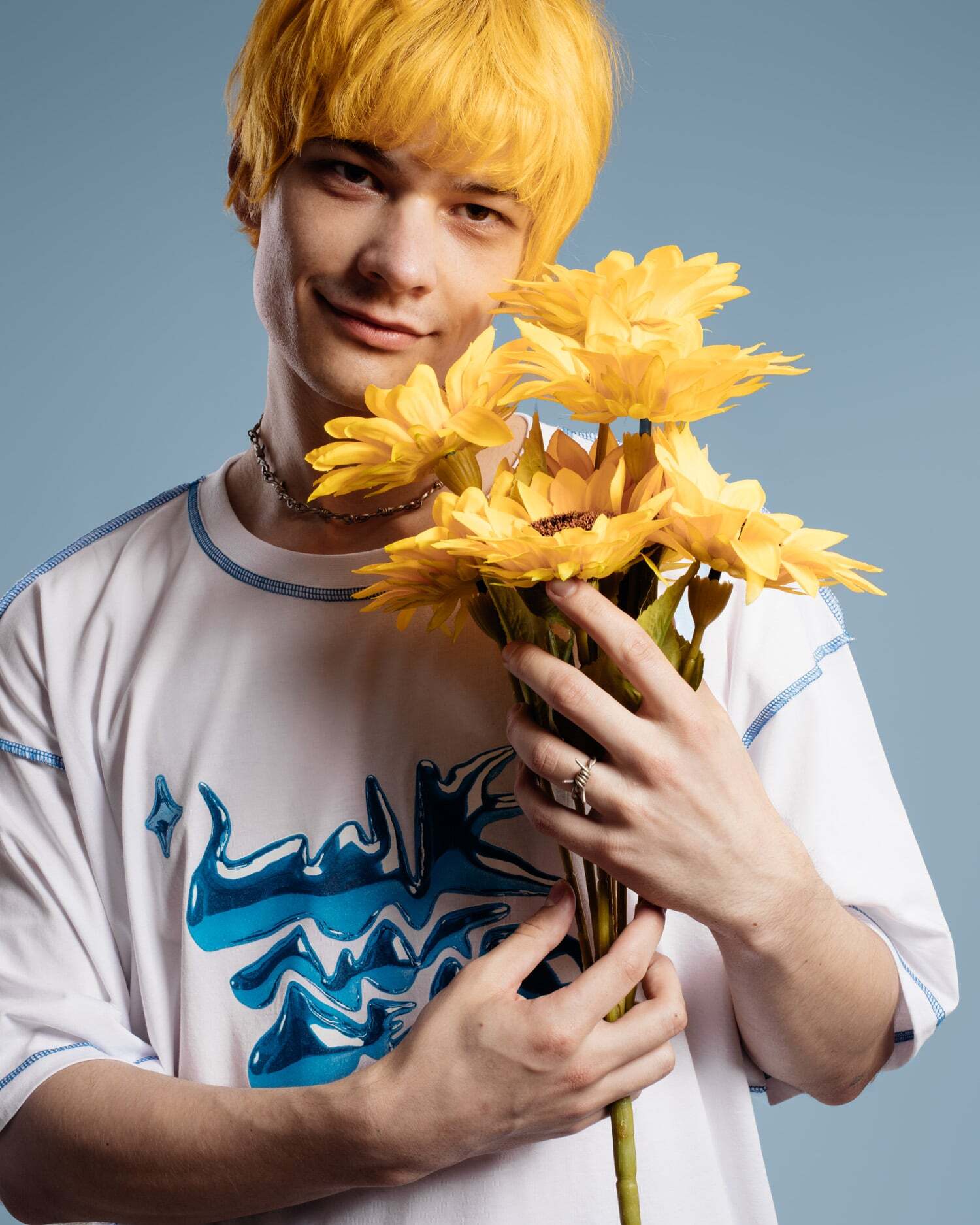 Футболка "Love Not Dead" white