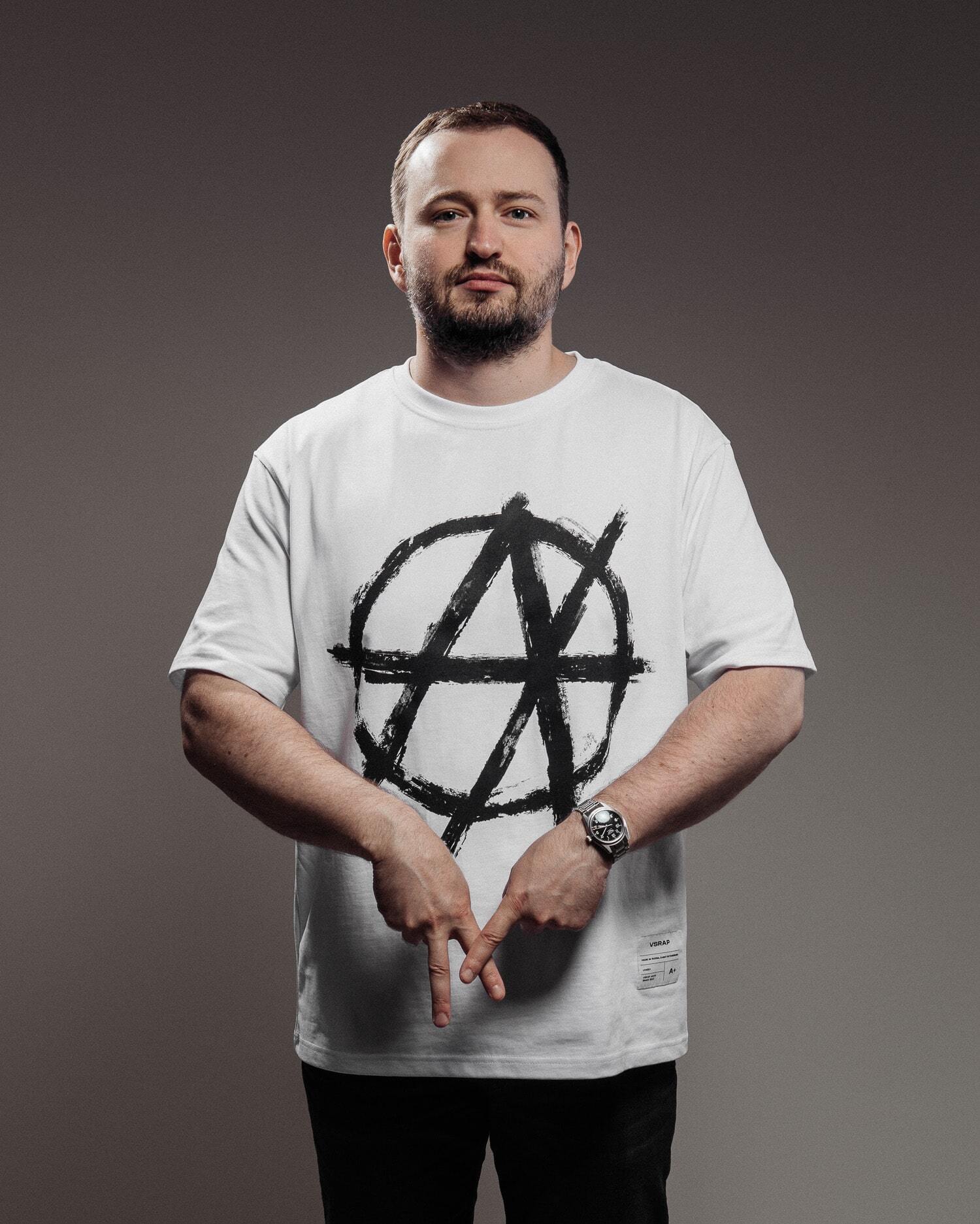 Футболка "Anarchy" white